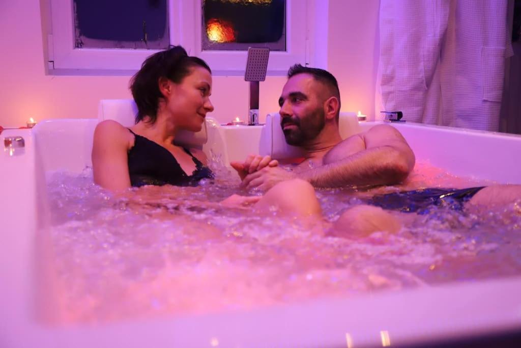 Love Room Unique - Sauna / Jacuzzi Charleville-Mézières Extérieur photo
