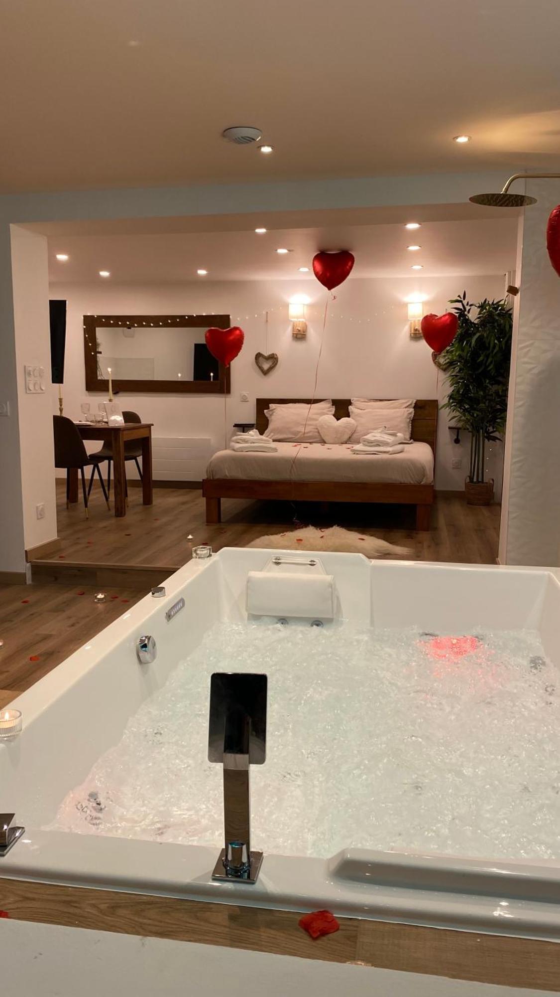 Love Room Unique - Sauna / Jacuzzi Charleville-Mézières Extérieur photo